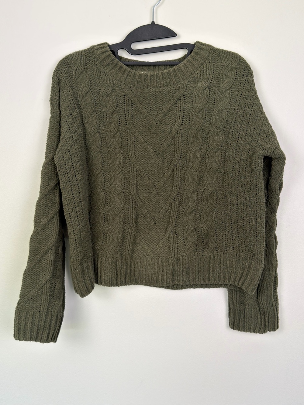 Pink Rose Olive Green Cable Knit Sweater Women’s Medium